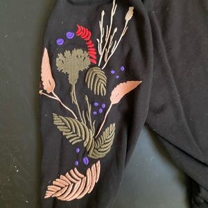 ICHI embroidered black crew neck